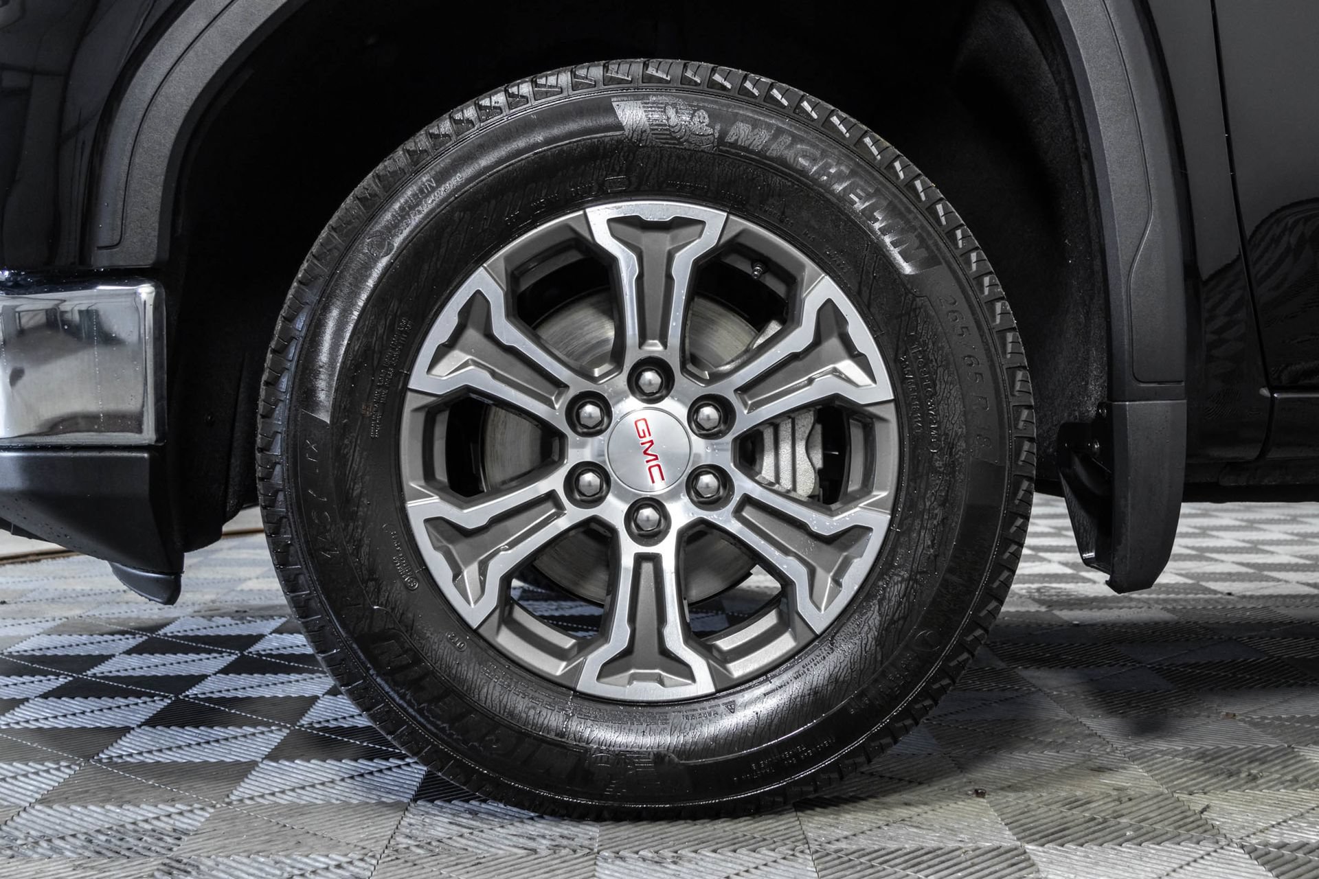 Used 2025 GMC Sierra 1500 SLT AWD/4WD image 45