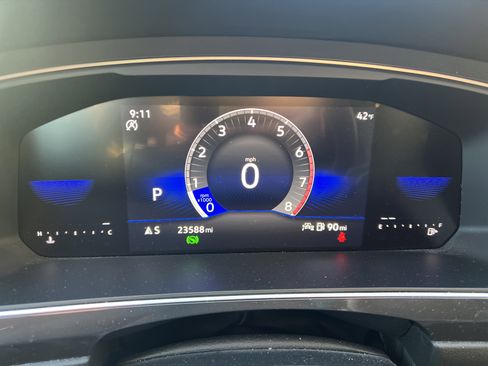 Certified 2023 Volkswagen Tiguan SE w/ Panoramic Sunroof Package image 20