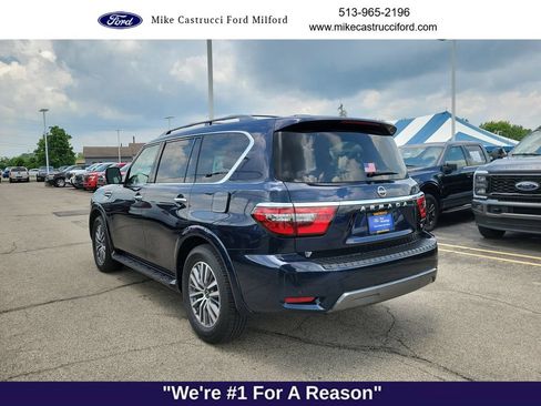 Used 2023 Nissan Armada SL w/ Captain's Chairs Package AWD/4WD image 3