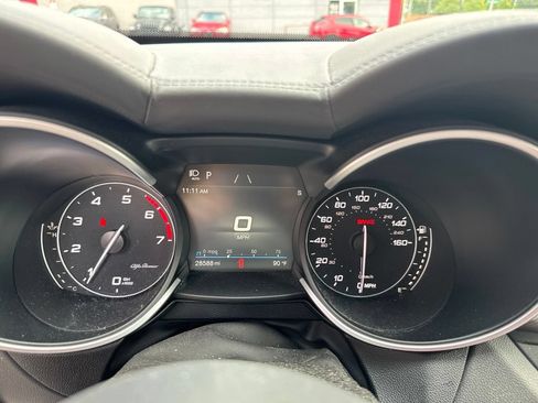 Used 2023 Alfa Romeo Stelvio Veloce AWD/4WD image 40