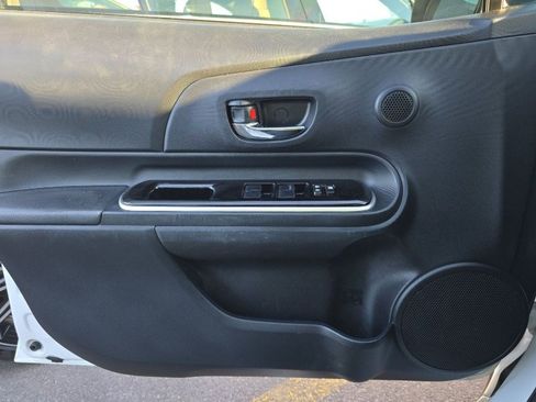 Used 2018 Toyota Prius C Two image 14