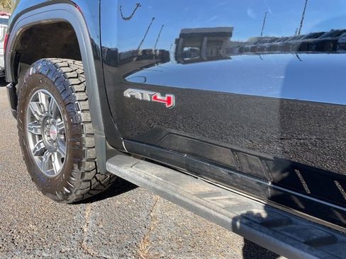 Used 2024 GMC Sierra 1500 AT4 w/ Technology Package image 33