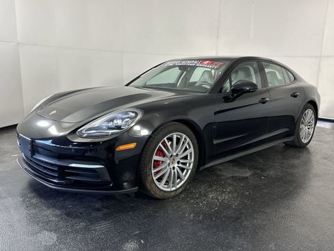 Used 2018 Porsche Panamera 4 image 6
