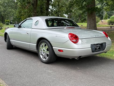 Used 2005 Ford Thunderbird RWD image 5