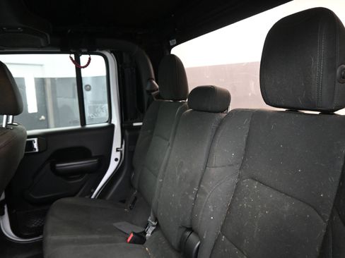 Used 2020 Jeep Gladiator Sport w/ Quick Order Package 24S image 18