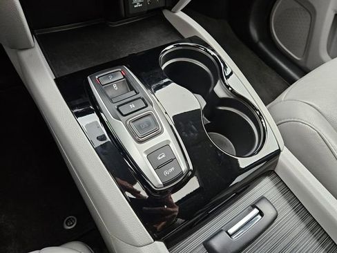 Used 2016 Honda Pilot Touring image 29