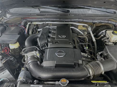 Used 2018 Nissan Frontier PRO-4X w/ Pro-4x Luxury Package image 31