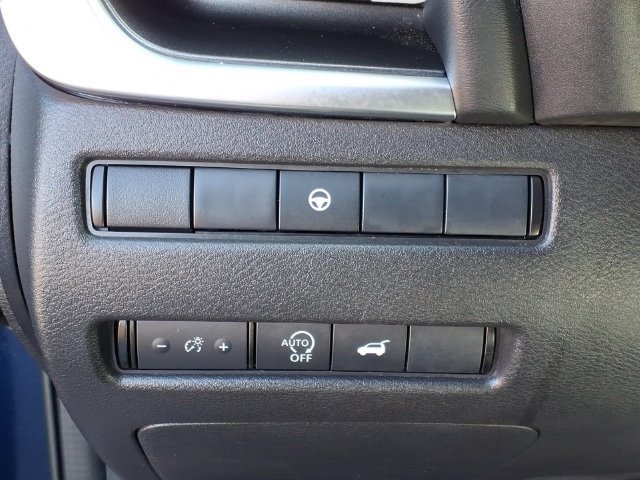 Used 2024 Nissan Rogue SV AWD/4WD image 8
