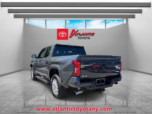 Certified 2025 Toyota Tacoma SR5 AWD/4WD image 6