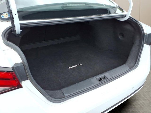 Used 2024 Nissan Sentra SV FWD image 11