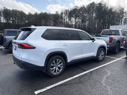 Used 2024 Toyota Grand Highlander Limited image 14