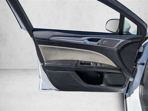 Used 2018 Ford Fusion S image 21