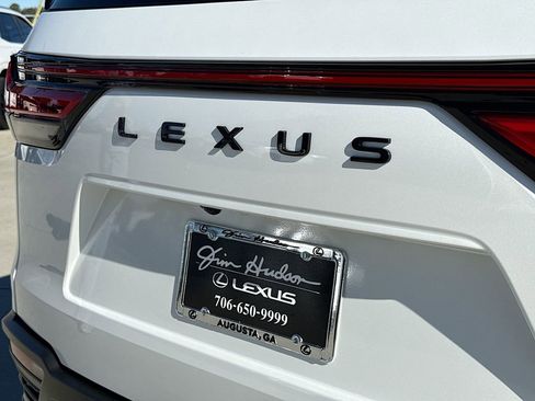 New 2025 Lexus LX 700h Luxury image 11