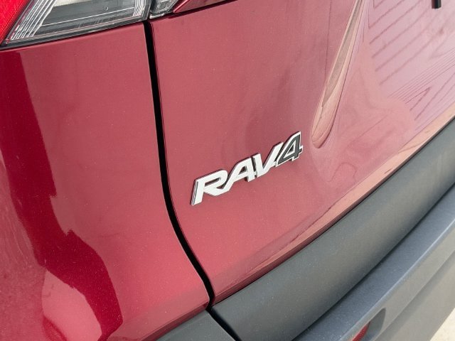 Used 2025 Toyota RAV4 XLE FWD image 8