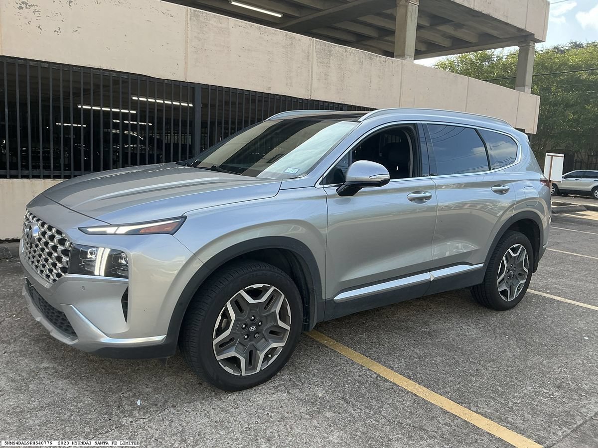 Used 2023 Hyundai Santa Fe Limited AWD/4WD image 4