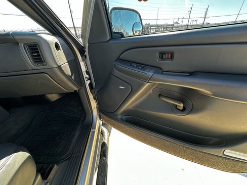 Used 2004 GMC Sierra 1500 SLE w/ Safe And Sound Package image 34