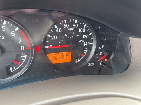 Used 2013 Nissan Frontier SV image 34