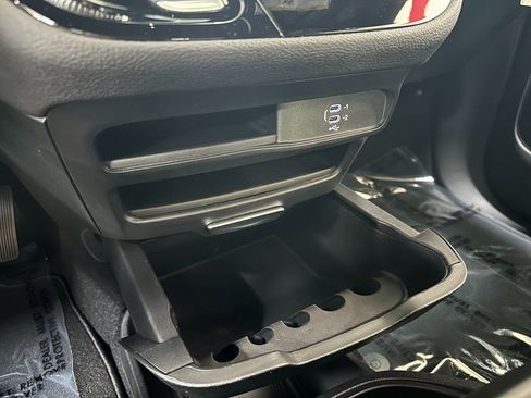 New 2026 Chrysler Pacifica Select image 30