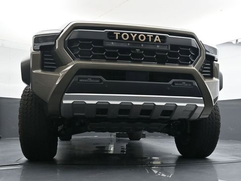 Used 2024 Toyota Tacoma Trailhunter image 34