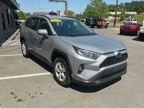 Used 2021 Toyota RAV4 XLE FWD image 7