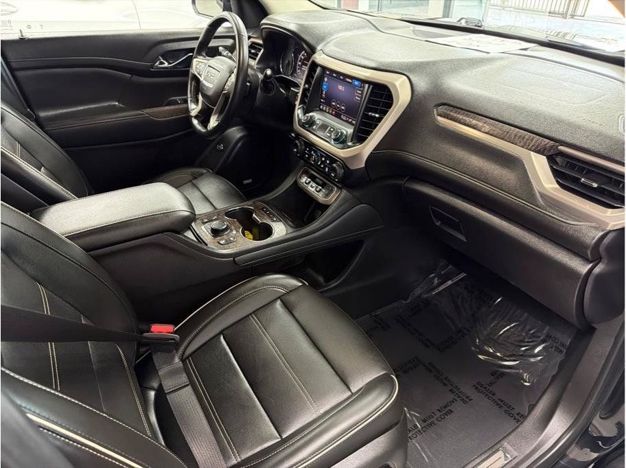 Used 2023 GMC Acadia Denali FWD image 14