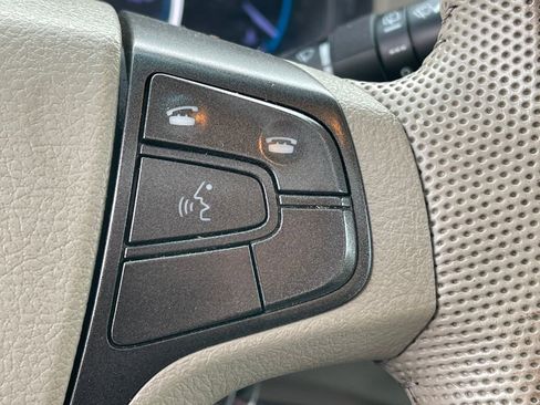 Used 2011 Toyota Sienna XLE image 16