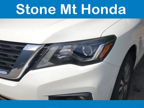 Used 2018 Nissan Pathfinder SL FWD image 4