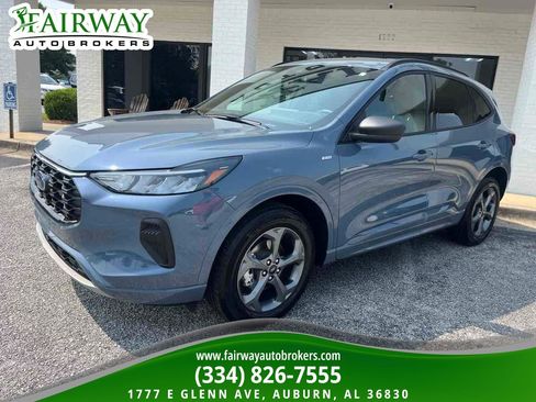 Used 2024 Ford Escape ST-Line w/ Tech Pack #1 AWD/4WD image 2