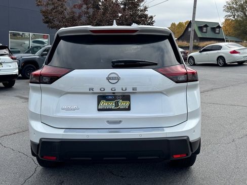 New 2026 Nissan Rogue SV image 4