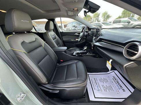 Used 2024 Chevrolet Trax ACTIV w/ Sunroof Package FWD image 23