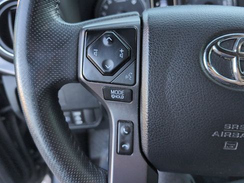 Used 2021 Toyota Tacoma TRD Off-Road image 16