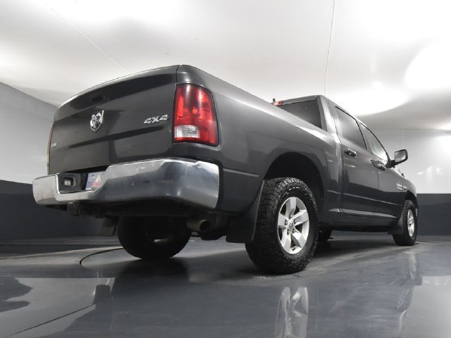 Used 2017 RAM 1500 Classic SLT AWD/4WD image 39