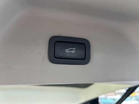 Used 2017 Land Rover Range Rover HSE image 29