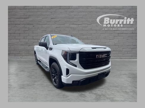 Used 2025 GMC Sierra 1500 Elevation AWD/4WD image 1
