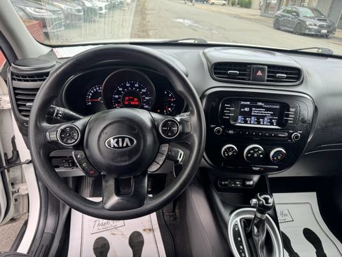 Used 2018 Kia Soul FWD image 8
