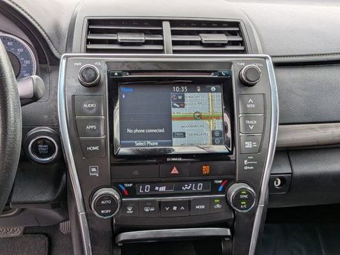 Used 2017 Toyota Camry XLE FWD image 19
