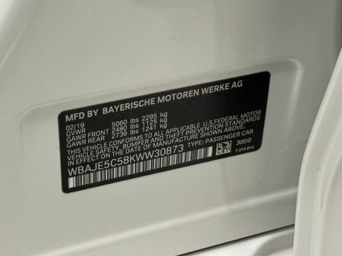 Used 2019 BMW 540i w/ M Sport Package image 52