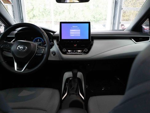 Used 2025 Toyota Corolla SE w/ SE Premium Package image 20