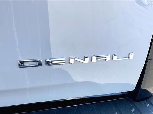 Used 2024 GMC Sierra EV Denali image 25