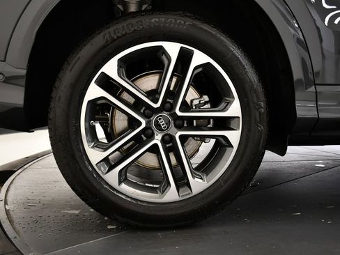 Used 2025 Audi Q5 2.0T Premium w/ Convenience Package image 15