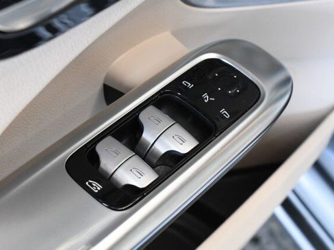 Used 2022 Mercedes-Benz C 300 4MATIC Sedan w/ Exclusive Trim Package image 24