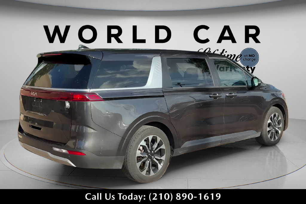 Used 2024 Kia Carnival EX FWD image 7