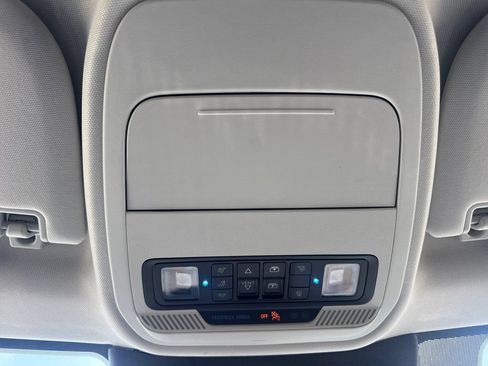 Used 2025 Ford Expedition Platinum AWD/4WD image 28