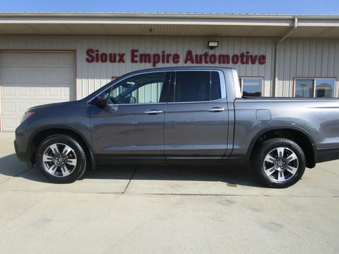 Used 2019 Honda Ridgeline RTL-E image 2