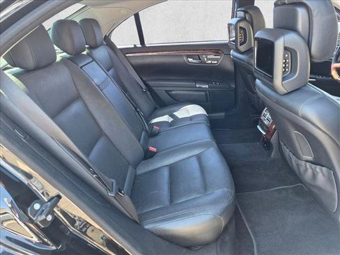 Used 2011 Mercedes-Benz S 550 image 17