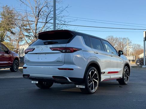 Used 2024 Mitsubishi Outlander SEL image 4