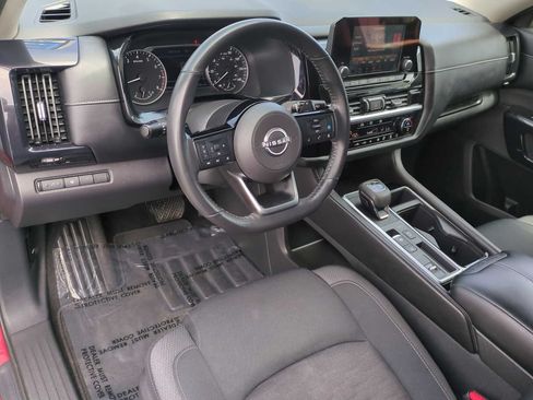 Used 2022 Nissan Pathfinder SV FWD image 12