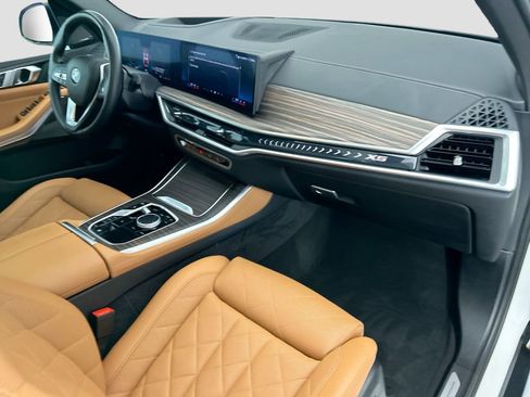 Used 2024 BMW X5 sDrive40i w/ Premium Package RWD image 16