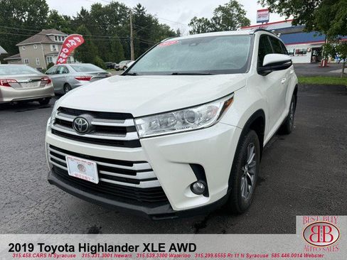 Used 2019 Toyota Highlander XLE AWD/4WD image 3