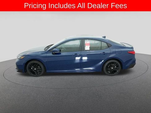 New 2026 Toyota Camry SE FWD image 3